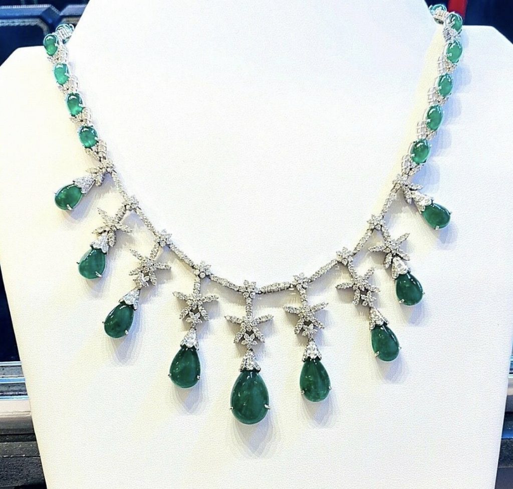 Cabochon Natural Emerald 80.00ct and Diamond 13.50ct Necklace – TheJanis